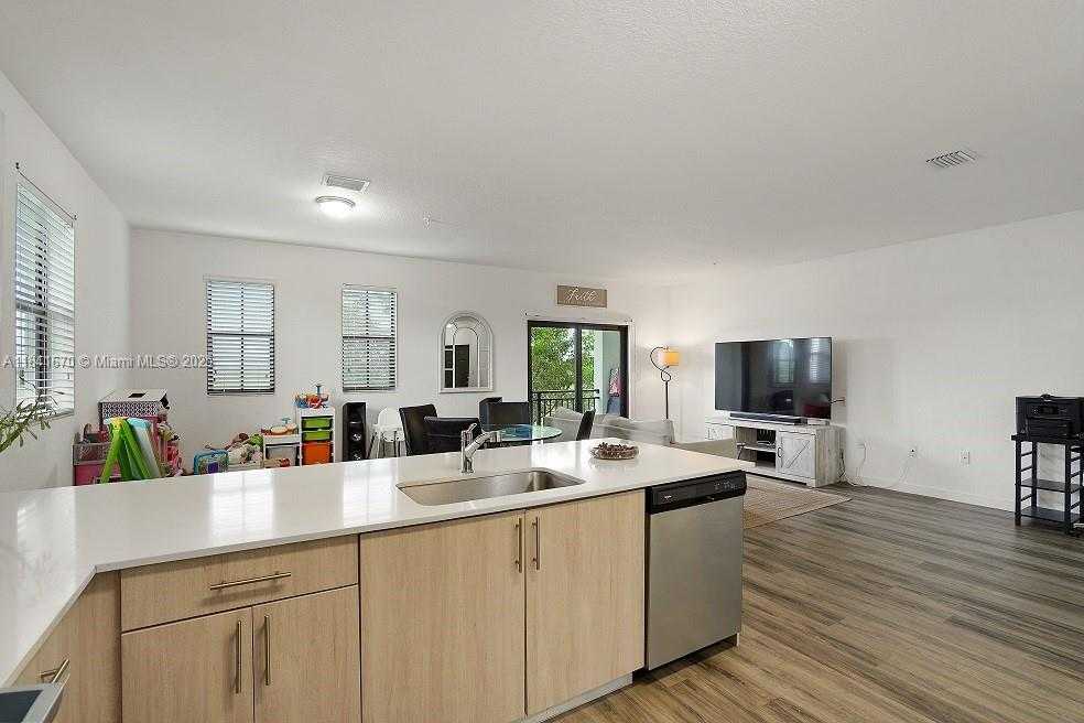 Small Image of 15500 SOUTH WEST 136TH ST #202, Miami Number 10