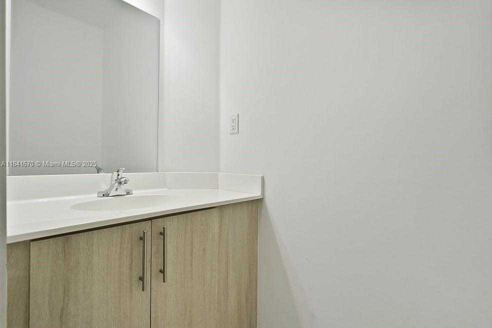 Small Image of 15500 SOUTH WEST 136TH ST #202, Miami Number 12