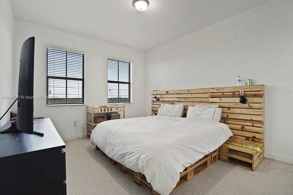 Small Image of 15500 SOUTH WEST 136TH ST #202, Miami Number 18
