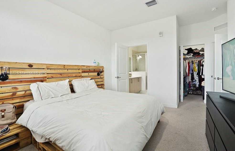 Small Image of 15500 SOUTH WEST 136TH ST #202, Miami Number 19
