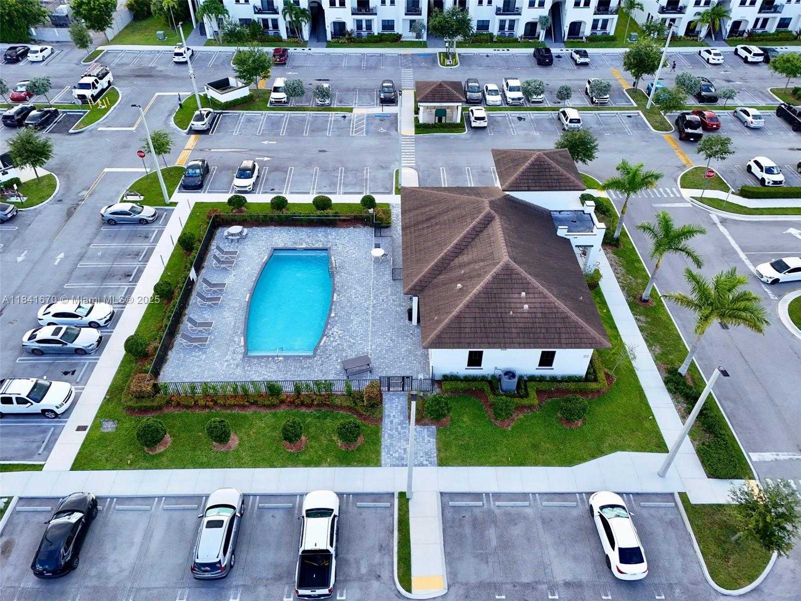 Small Image of 15500 SOUTH WEST 136TH ST #202, Miami Number 2