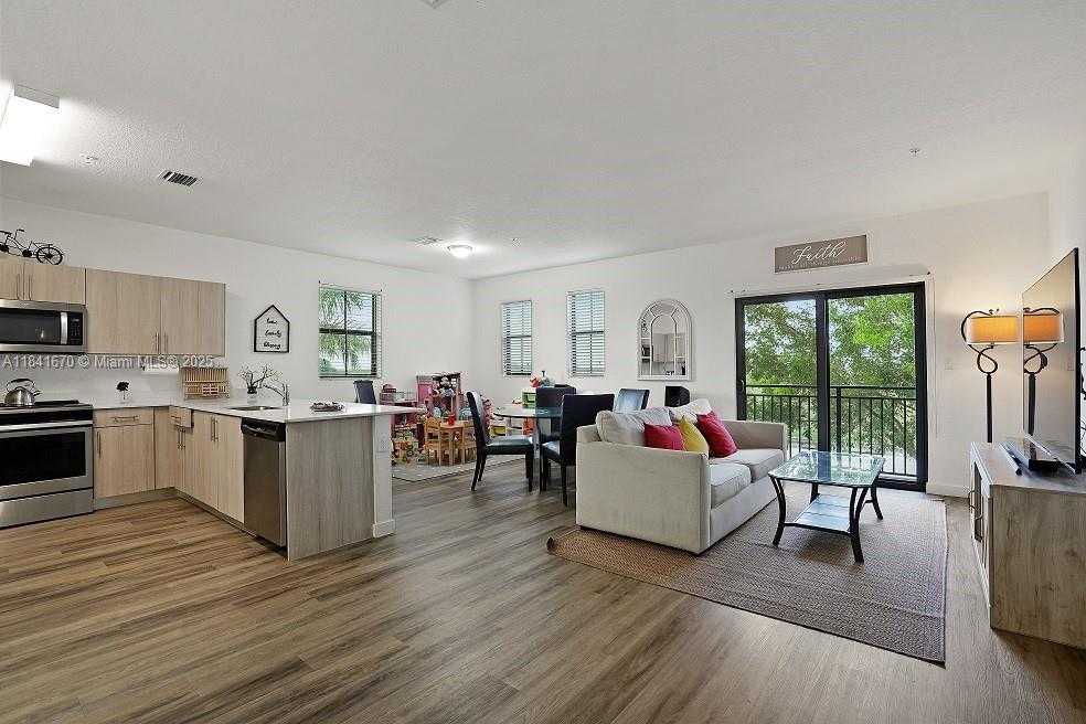 Small Image of 15500 SOUTH WEST 136TH ST #202, Miami Number 5