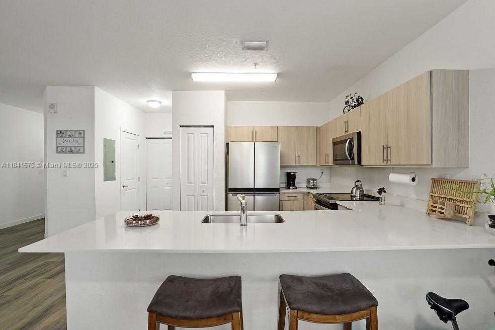 Small Image of 15500 SOUTH WEST 136TH ST #202, Miami Number 9