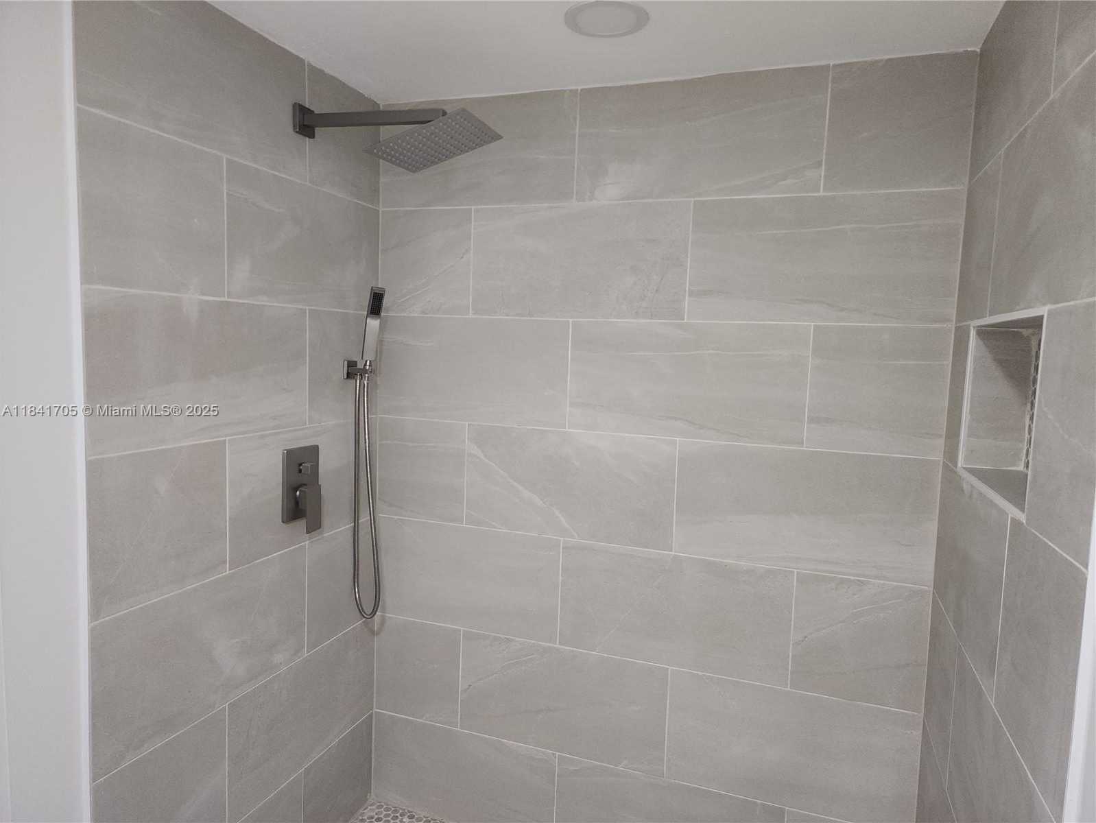 Small Image of 1900 SABAL PALM DR #305, Davie Number 15