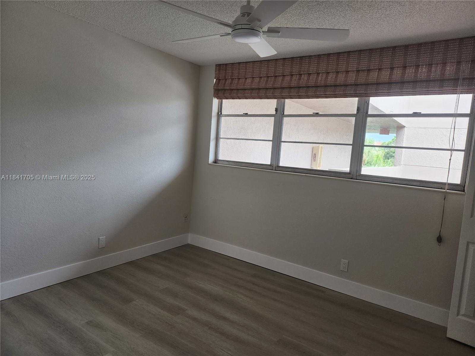 Small Image of 1900 SABAL PALM DR #305, Davie Number 7