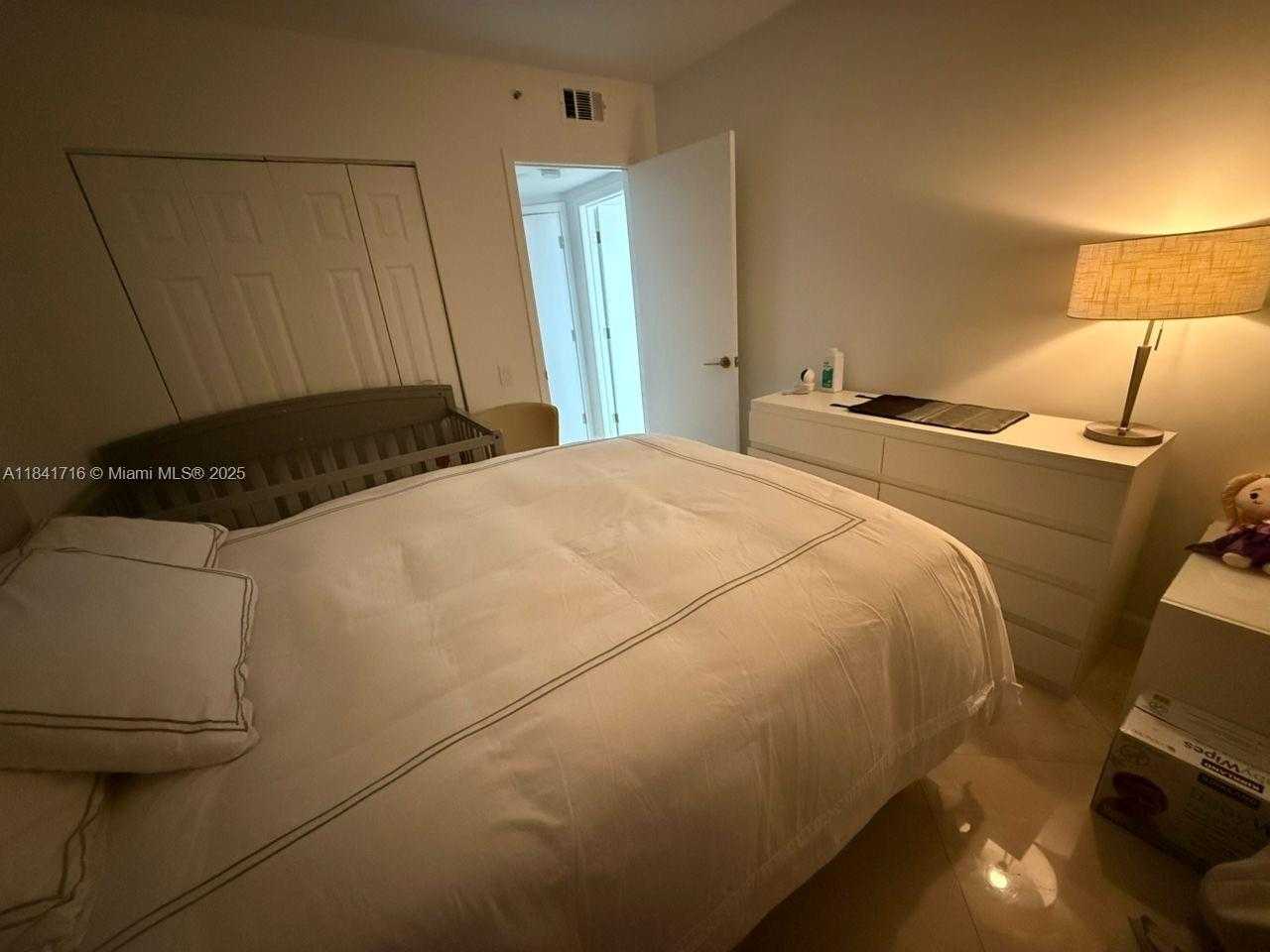 Small Image of 3610 YACHT CLUB DR #713, Aventura Number 12