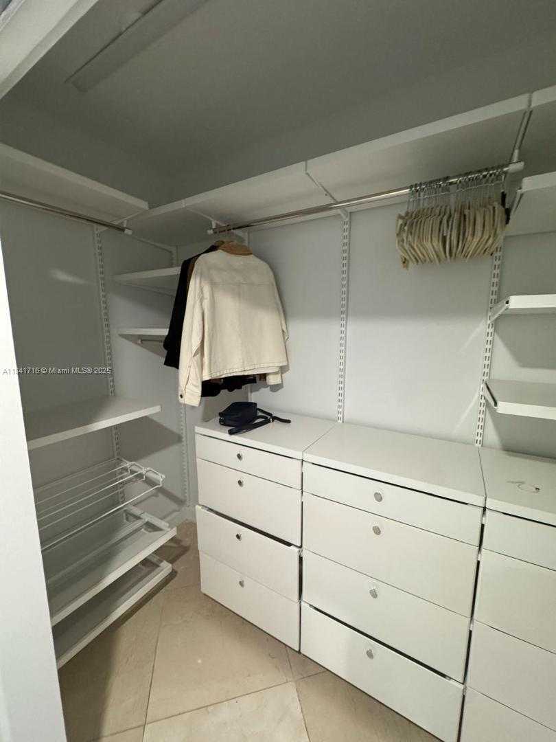 Small Image of 3610 YACHT CLUB DR #713, Aventura Number 14