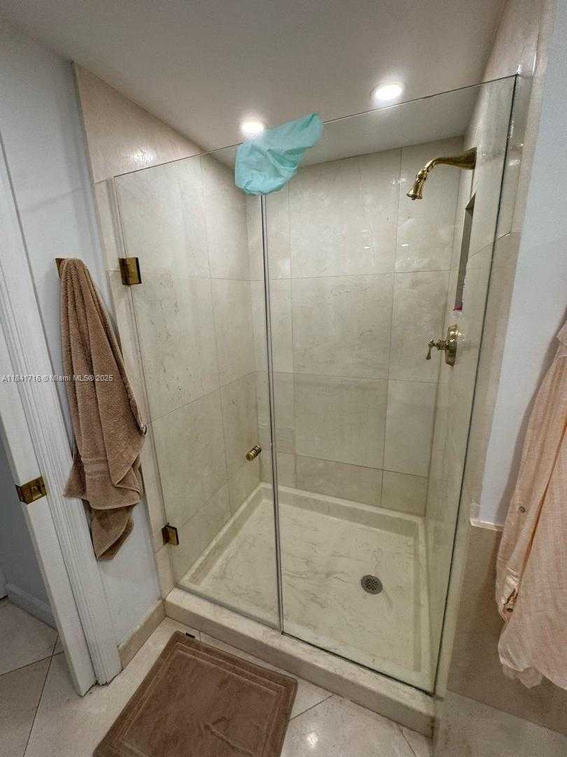 Small Image of 3610 YACHT CLUB DR #713, Aventura Number 17