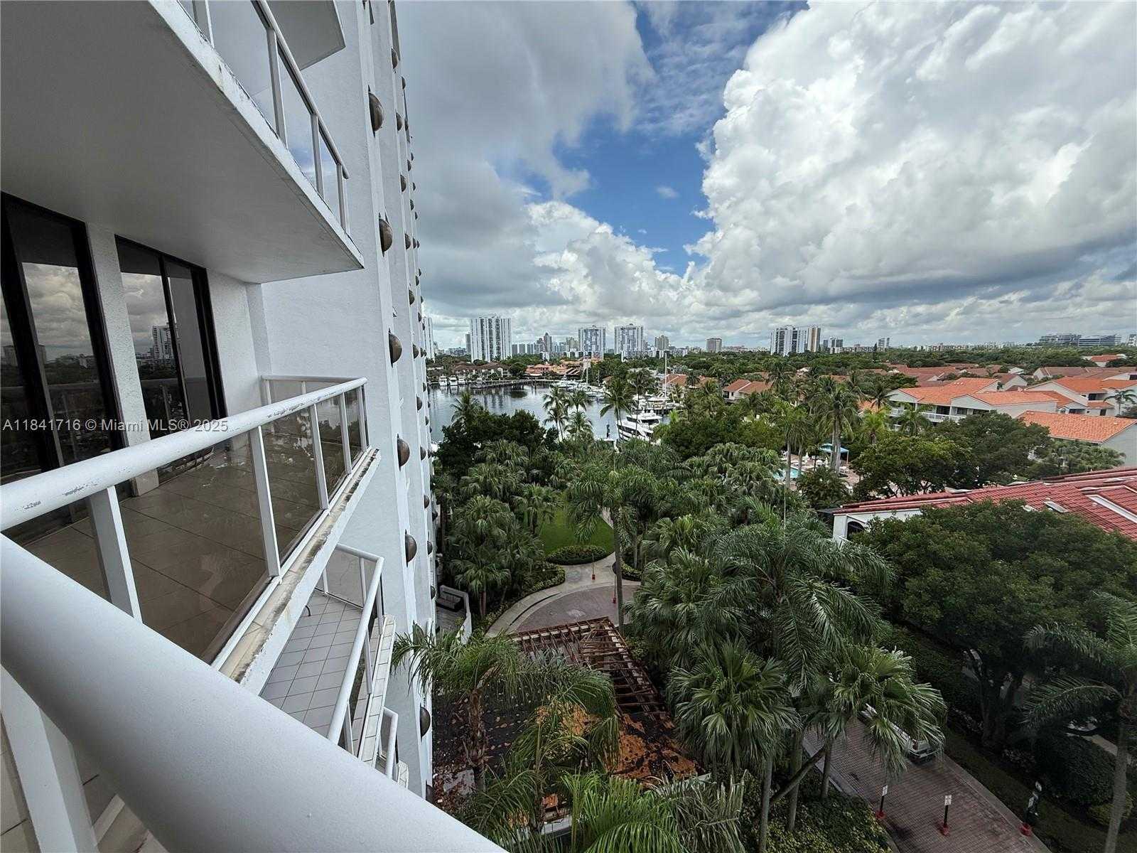 Small Image of 3610 YACHT CLUB DR #713, Aventura Number 25
