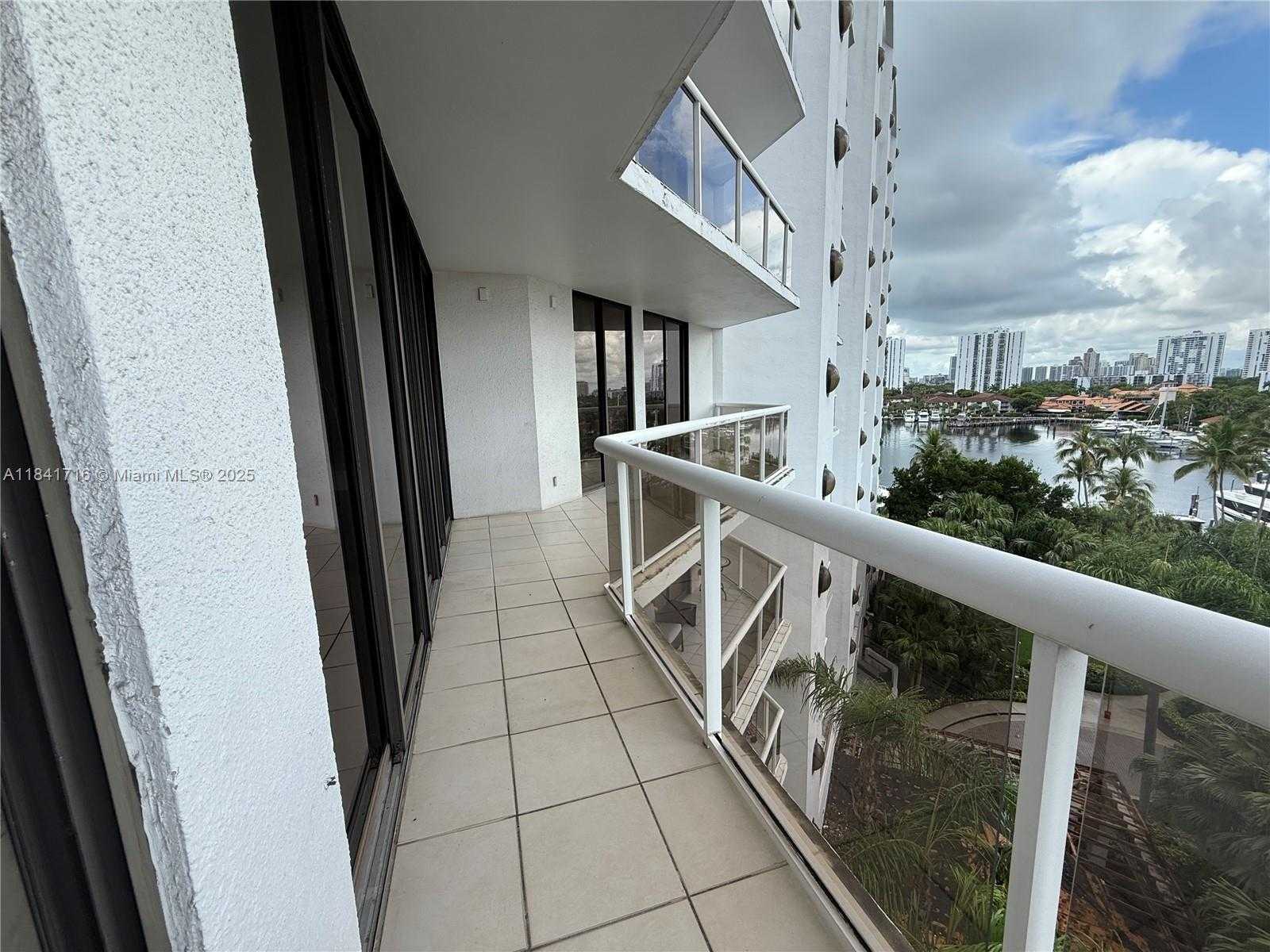 Small Image of 3610 YACHT CLUB DR #713, Aventura Number 26