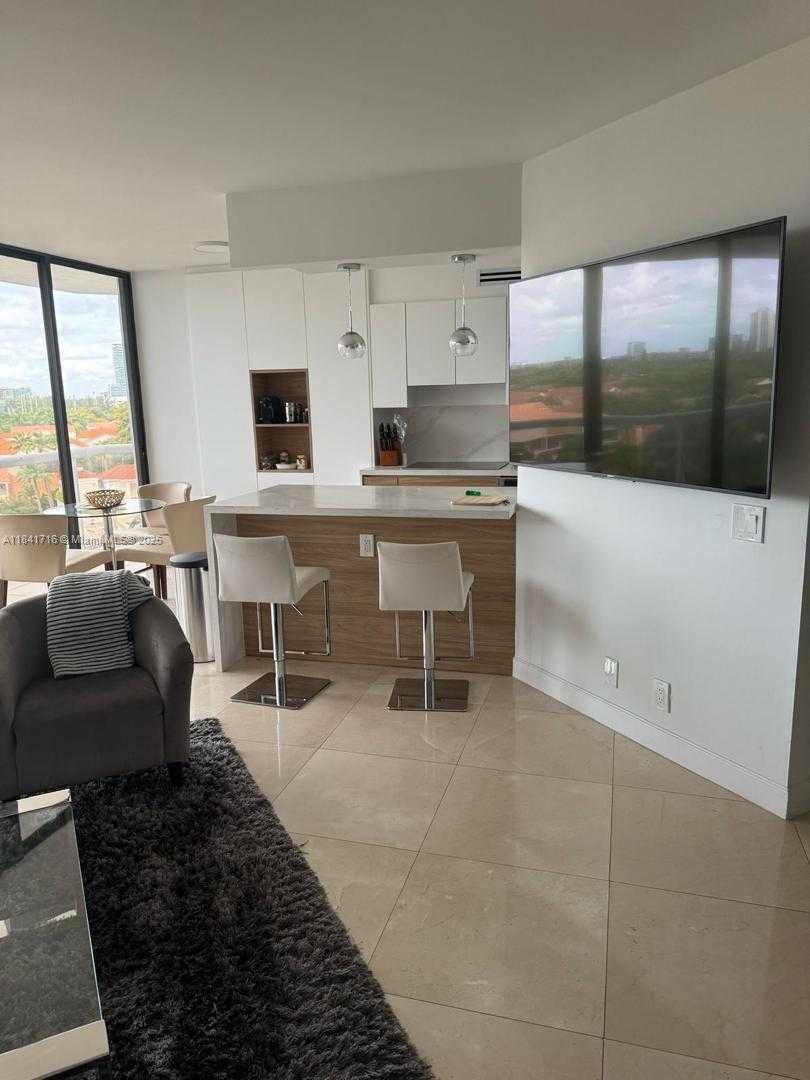 Small Image of 3610 YACHT CLUB DR #713, Aventura Number 5