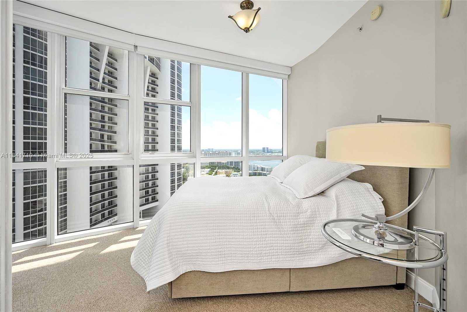 Small Image of 18201 COLLINS AVE #4009A, Sunny Isles Beach Number 4