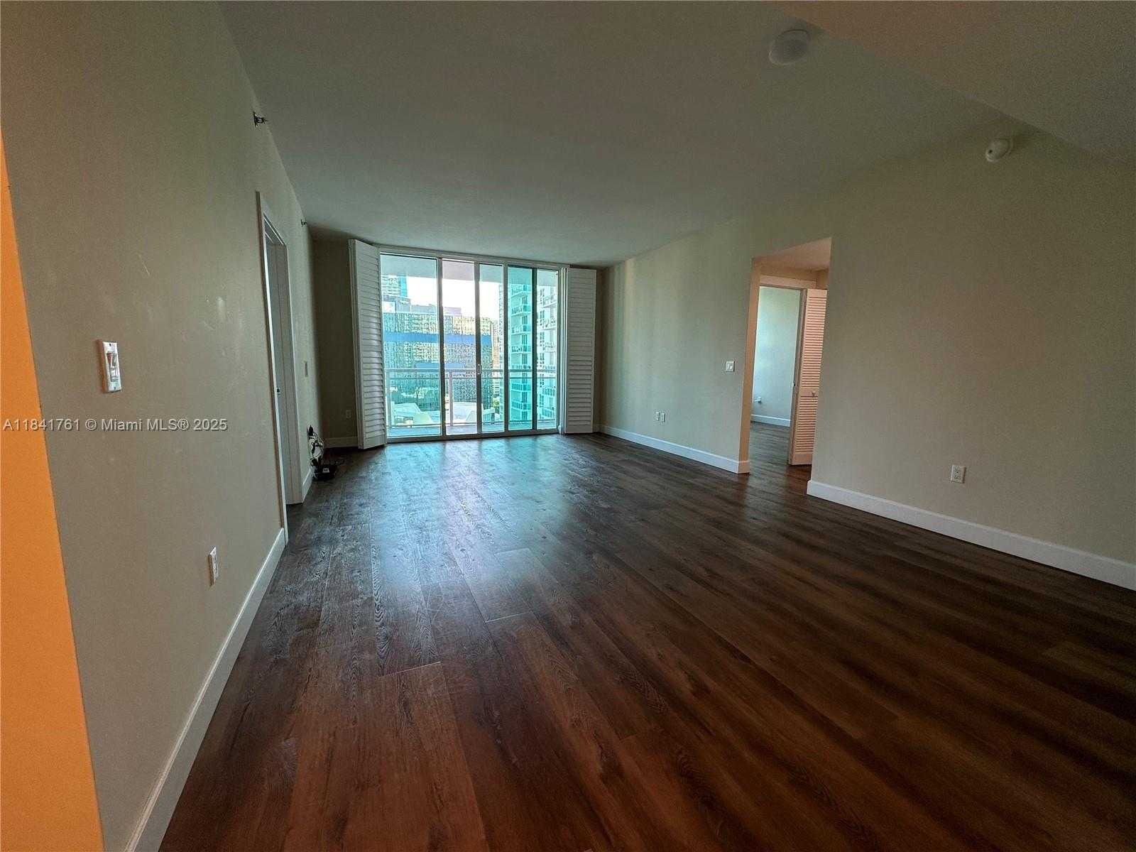 Small Image of 950 BRICKELL BAY DR #1905, Miami Number 10
