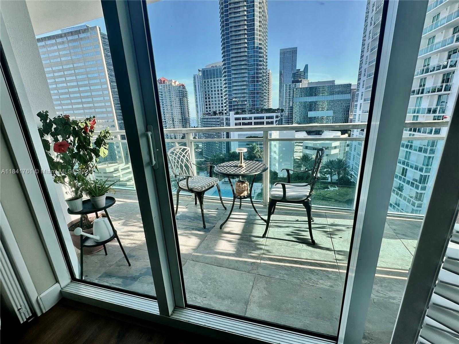 Small Image of 950 BRICKELL BAY DR #1905, Miami Number 15