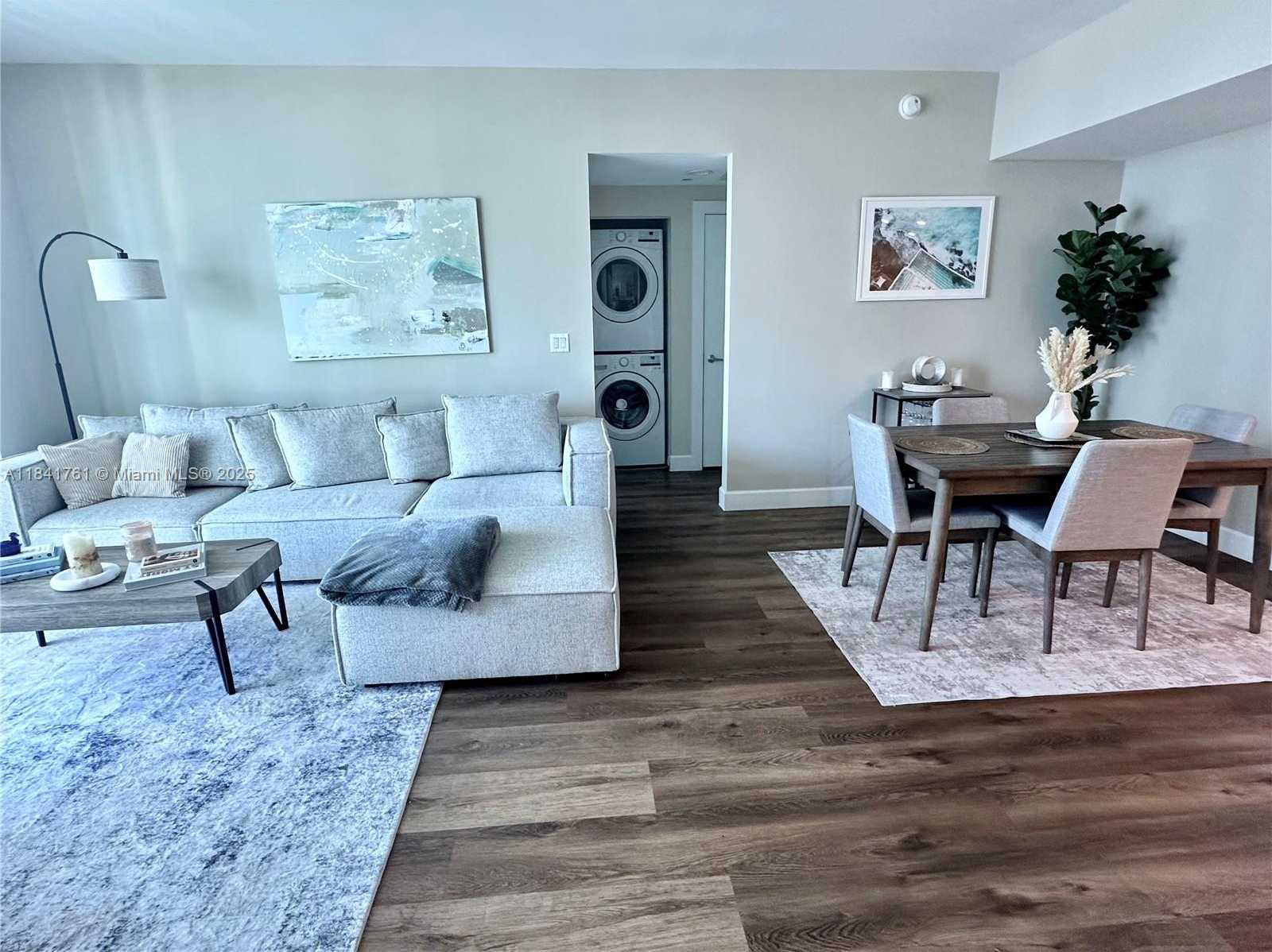 Small Image of 950 BRICKELL BAY DR #1905, Miami Number 19