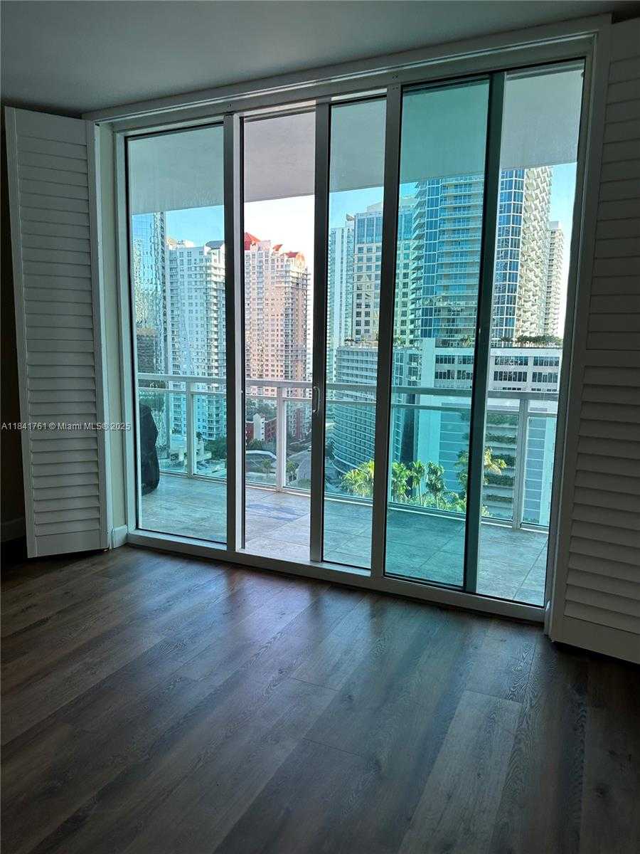 Small Image of 950 BRICKELL BAY DR #1905, Miami Number 2