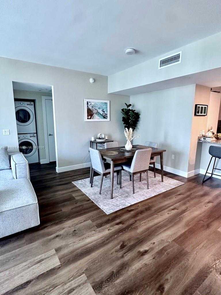 Small Image of 950 BRICKELL BAY DR #1905, Miami Number 20