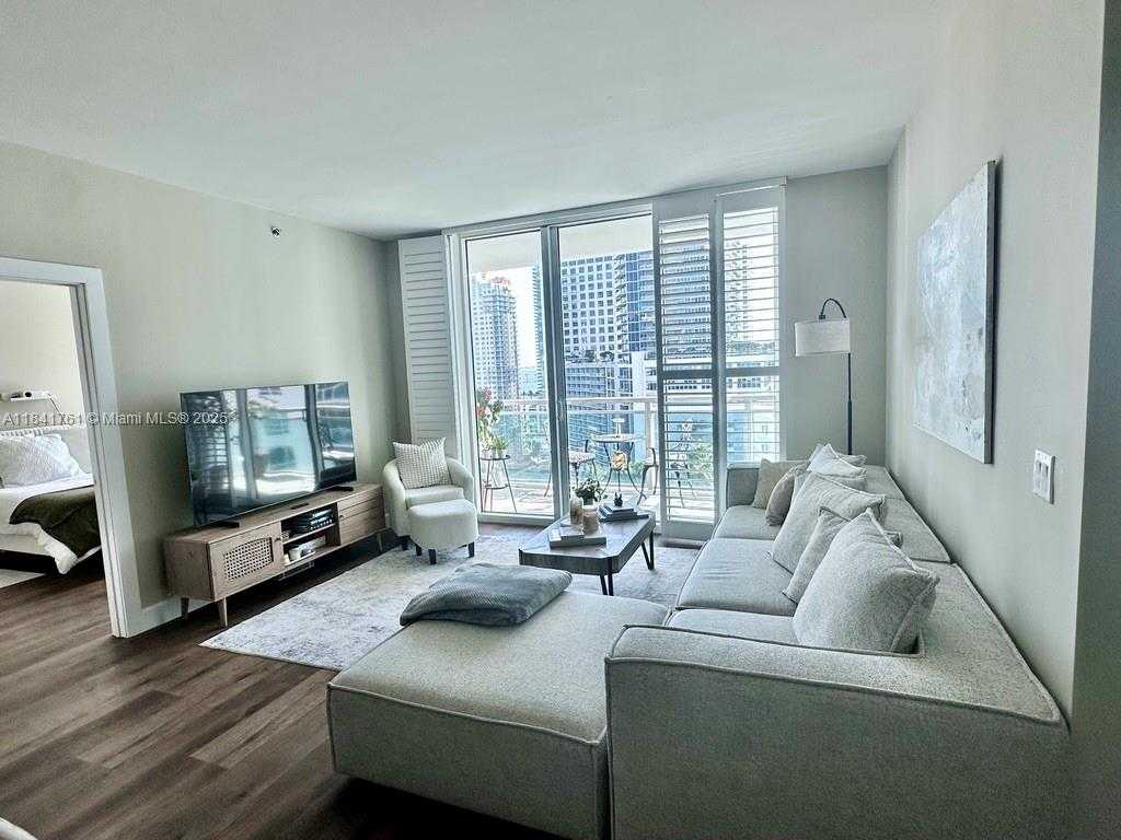 Small Image of 950 BRICKELL BAY DR #1905, Miami Number 26