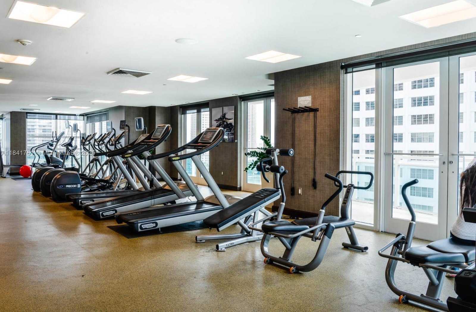 Small Image of 950 BRICKELL BAY DR #1905, Miami Number 30