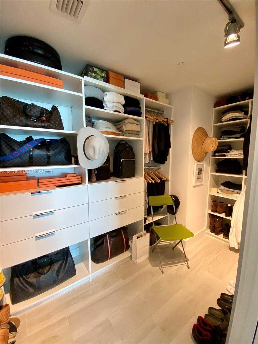 Small Image of 3131 NORTH EAST 7TH AVE #2801, Miami Number 16