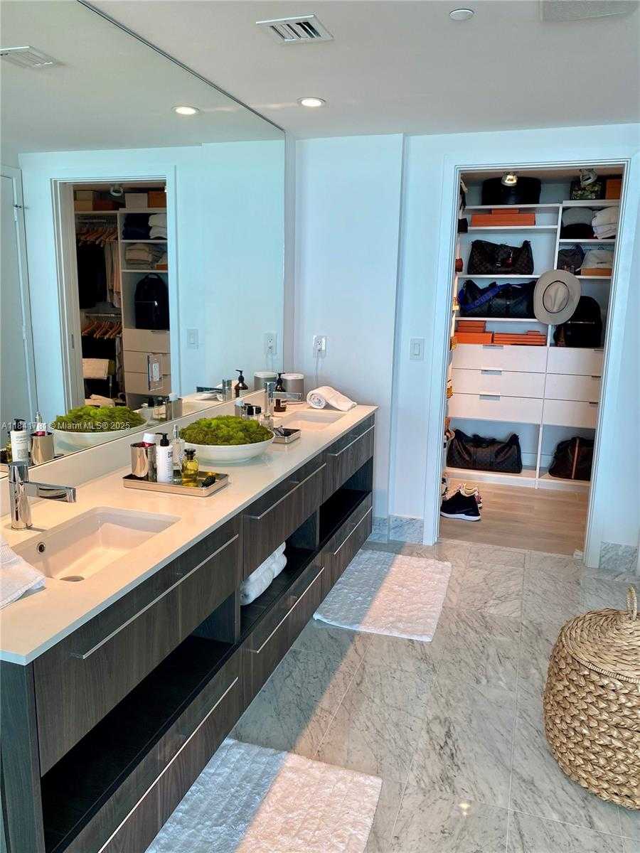 Small Image of 3131 NORTH EAST 7TH AVE #2801, Miami Number 17