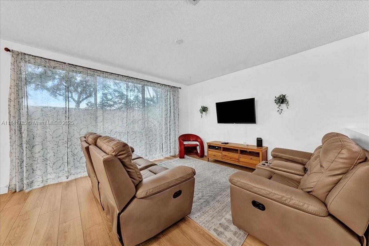 Small Image of 16354 SOUTH WEST 48TH ST, Miramar Number 12