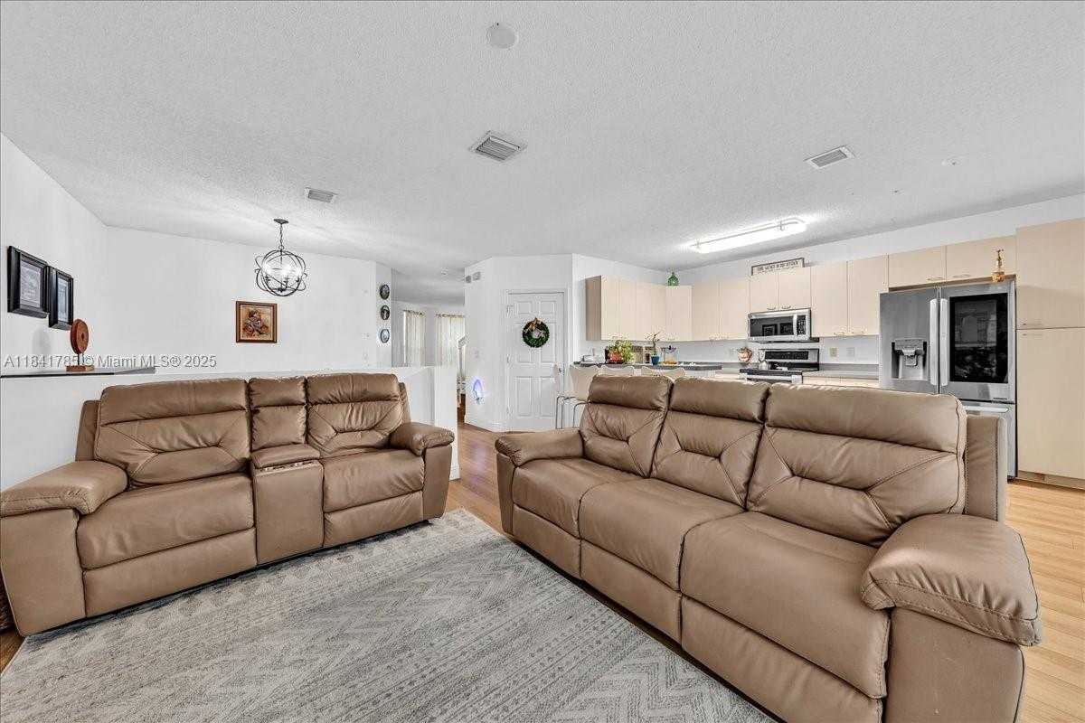 Small Image of 16354 SOUTH WEST 48TH ST, Miramar Number 14
