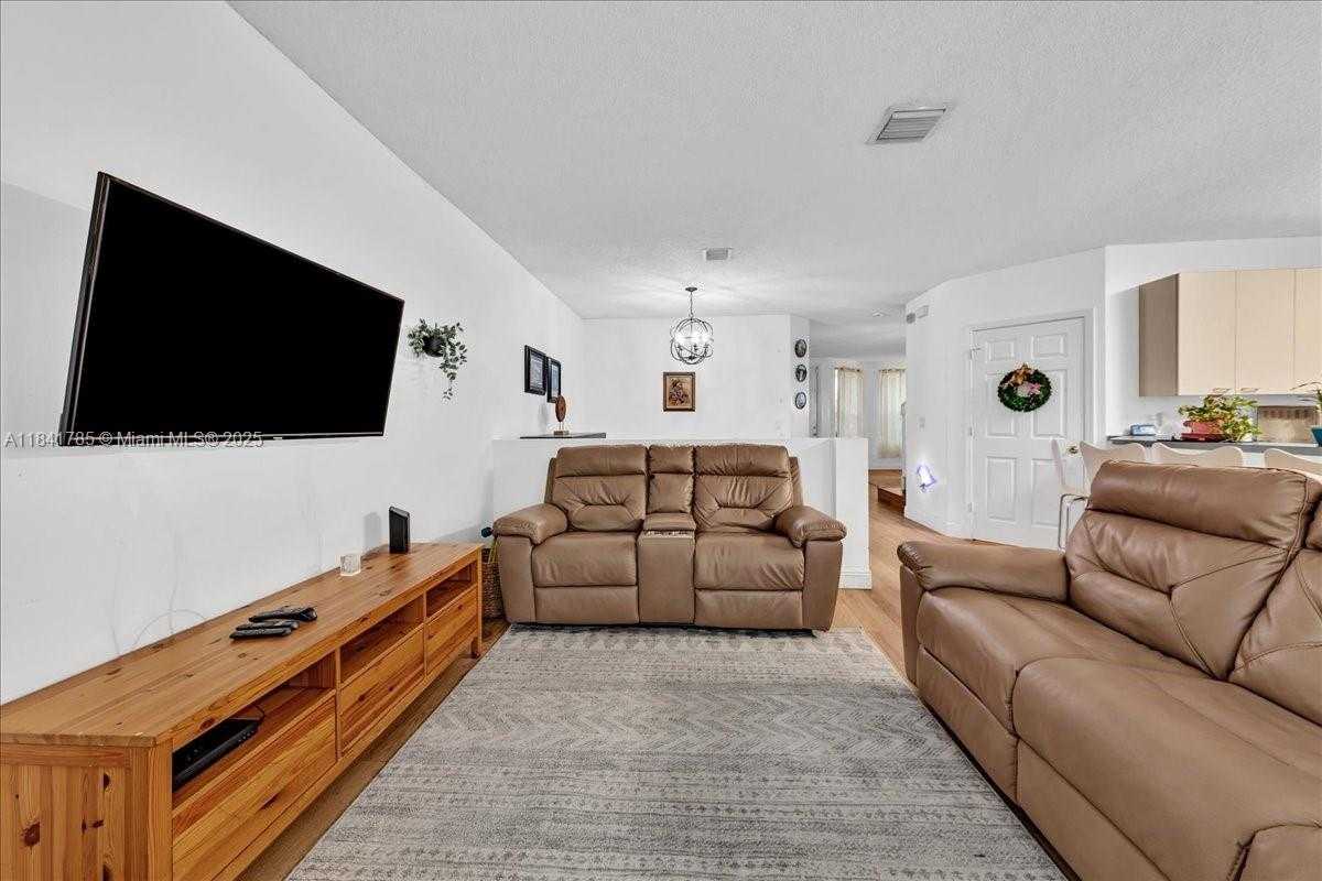 Small Image of 16354 SOUTH WEST 48TH ST, Miramar Number 15