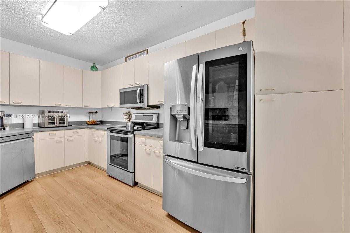 Small Image of 16354 SOUTH WEST 48TH ST, Miramar Number 18