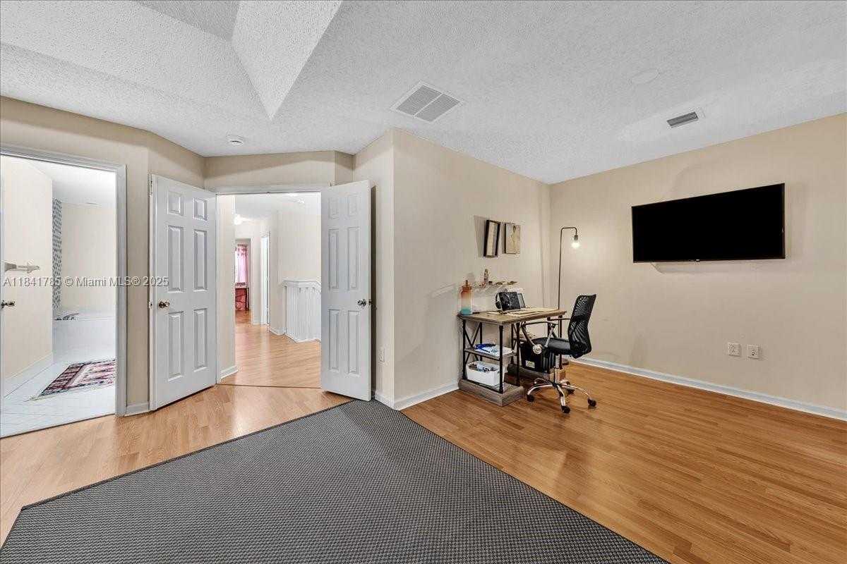 Small Image of 16354 SOUTH WEST 48TH ST, Miramar Number 30