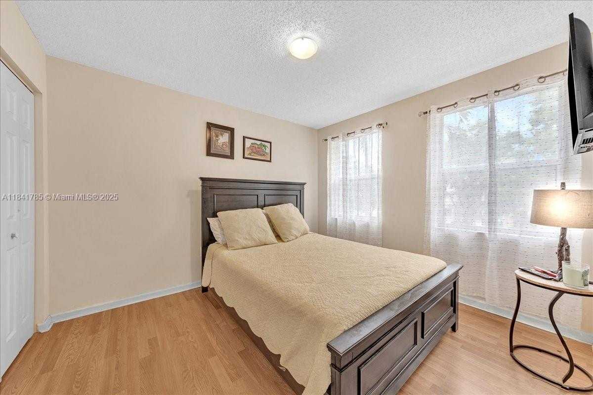 Small Image of 16354 SOUTH WEST 48TH ST, Miramar Number 41