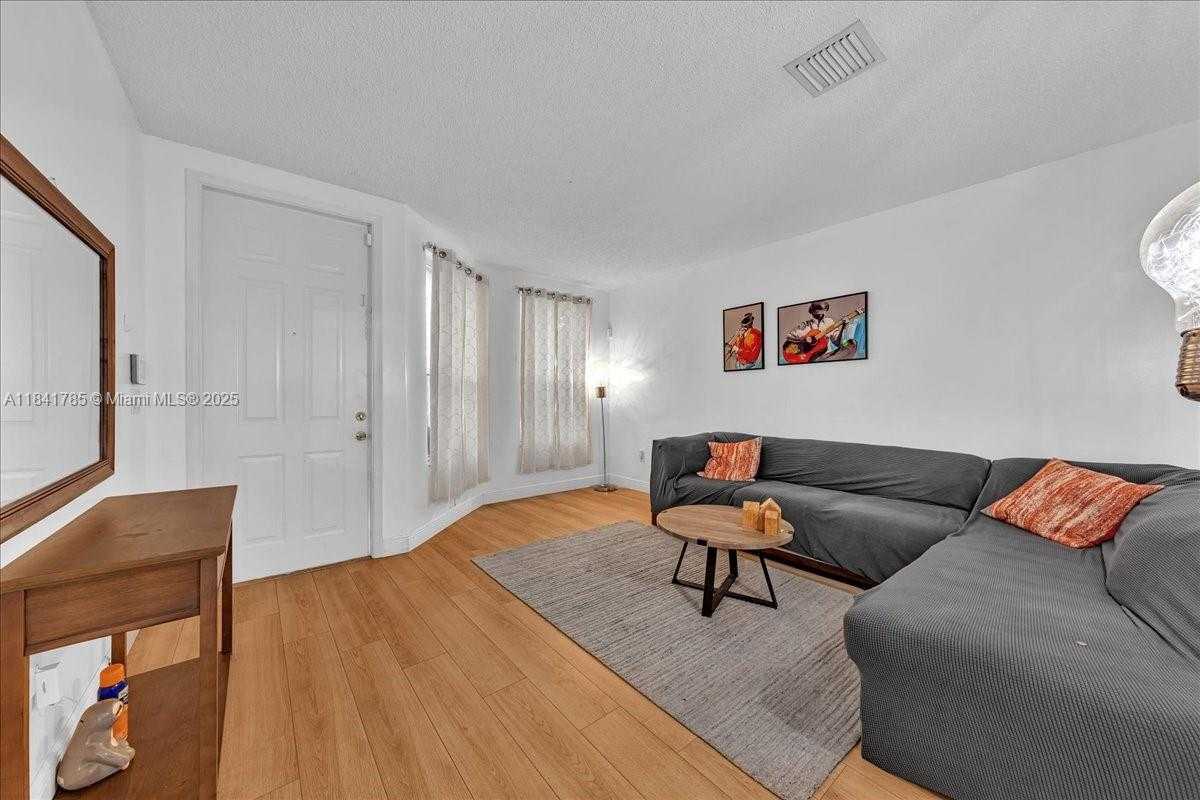 Small Image of 16354 SOUTH WEST 48TH ST, Miramar Number 6