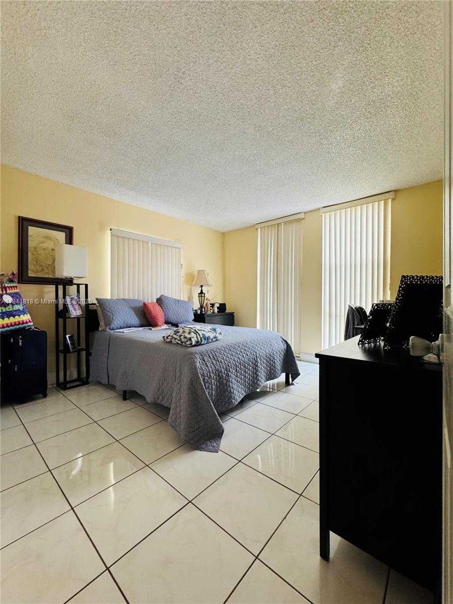Small Image of 1750 WEST 46TH ST #210, Hialeah Number 14