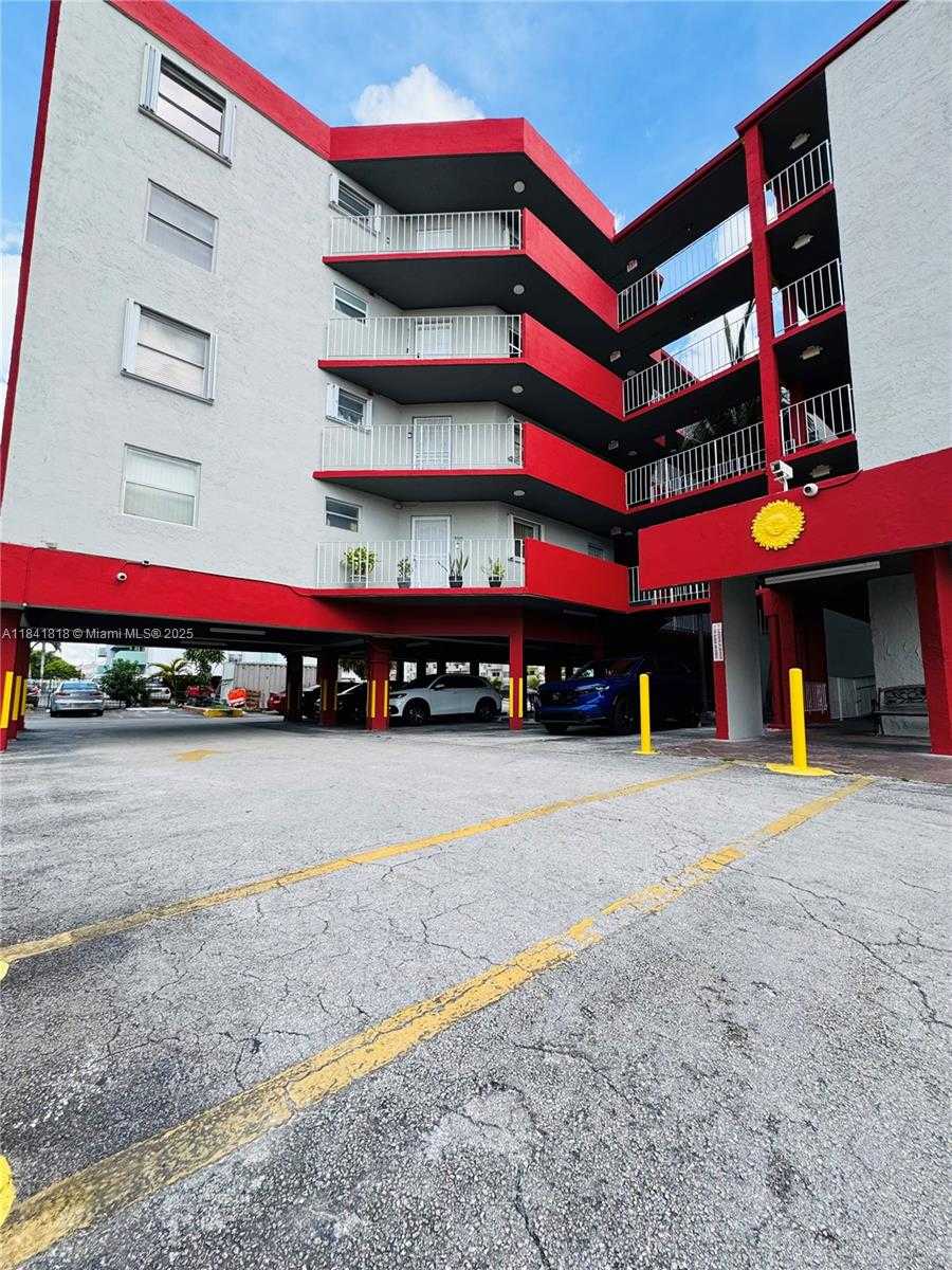 Small Image of 1750 WEST 46TH ST #210, Hialeah Number 3