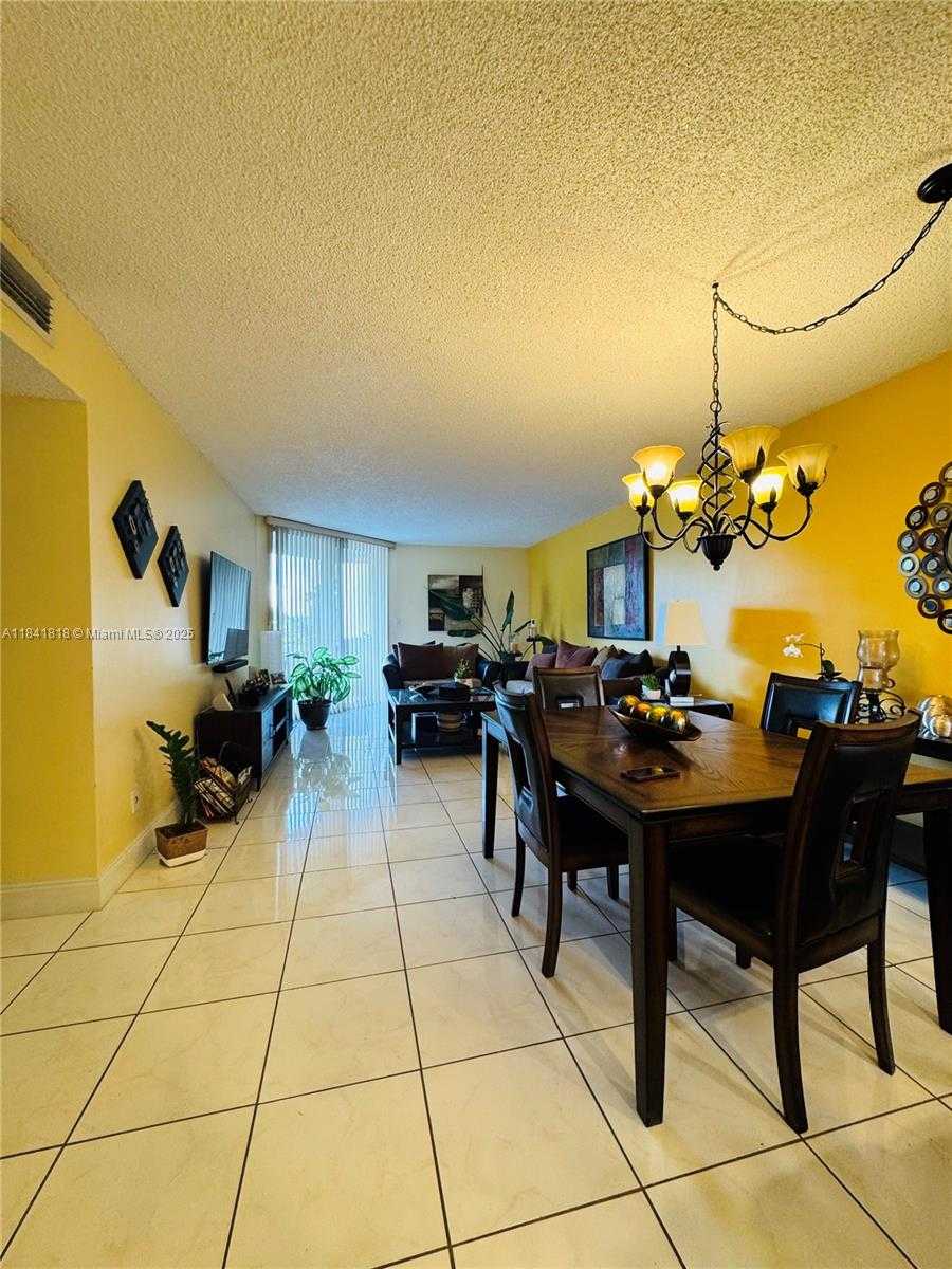 Small Image of 1750 WEST 46TH ST #210, Hialeah Number 5