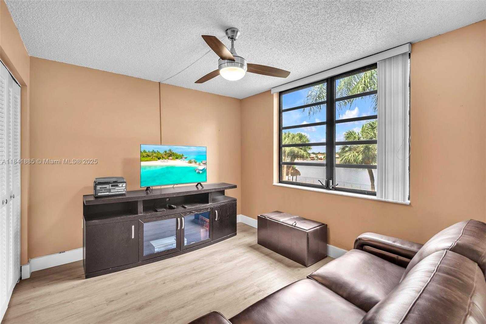 Small Image of 1101 COLONY POINT CIR #207, Pembroke Pines Number 10