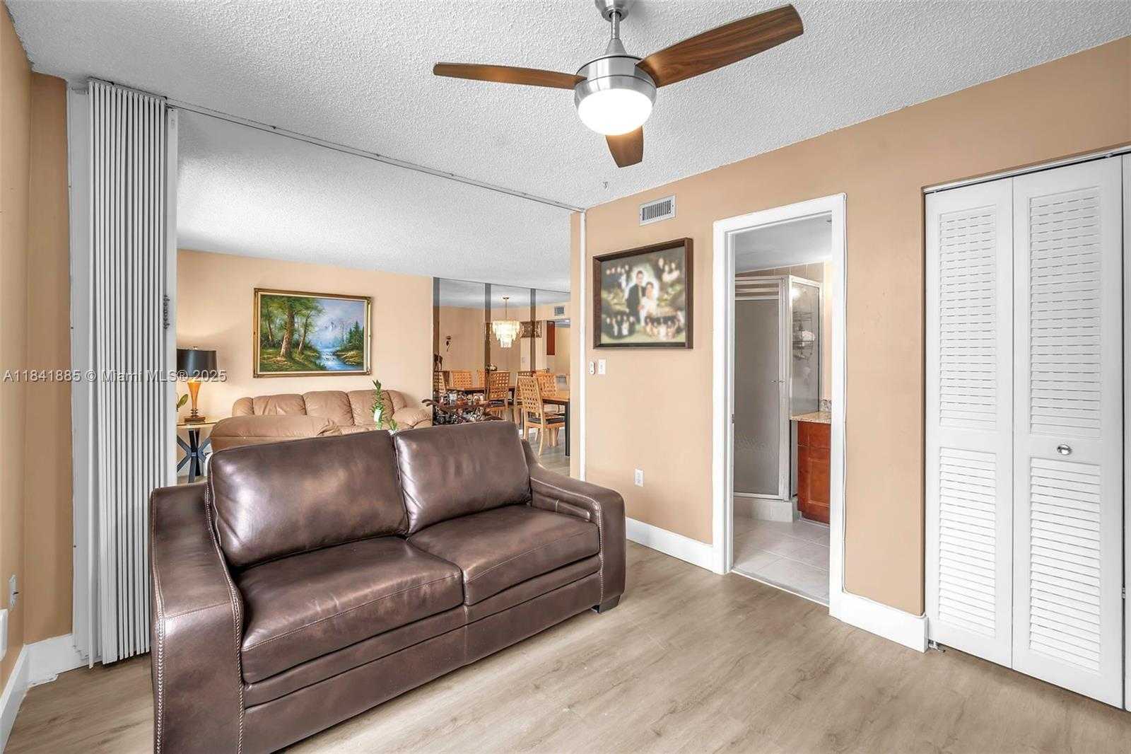 Small Image of 1101 COLONY POINT CIR #207, Pembroke Pines Number 12
