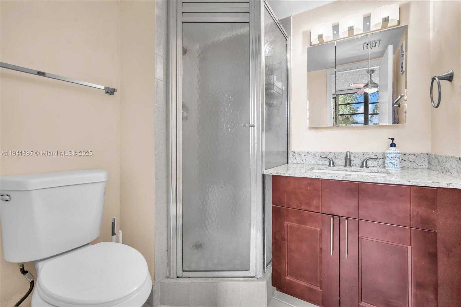 Small Image of 1101 COLONY POINT CIR #207, Pembroke Pines Number 13