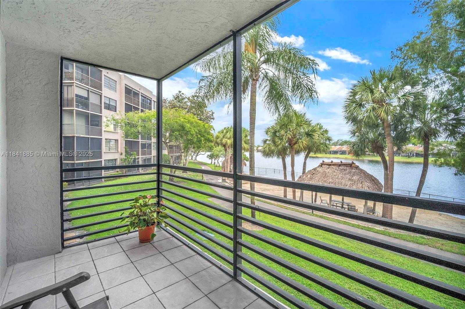 Small Image of 1101 COLONY POINT CIR #207, Pembroke Pines Number 21