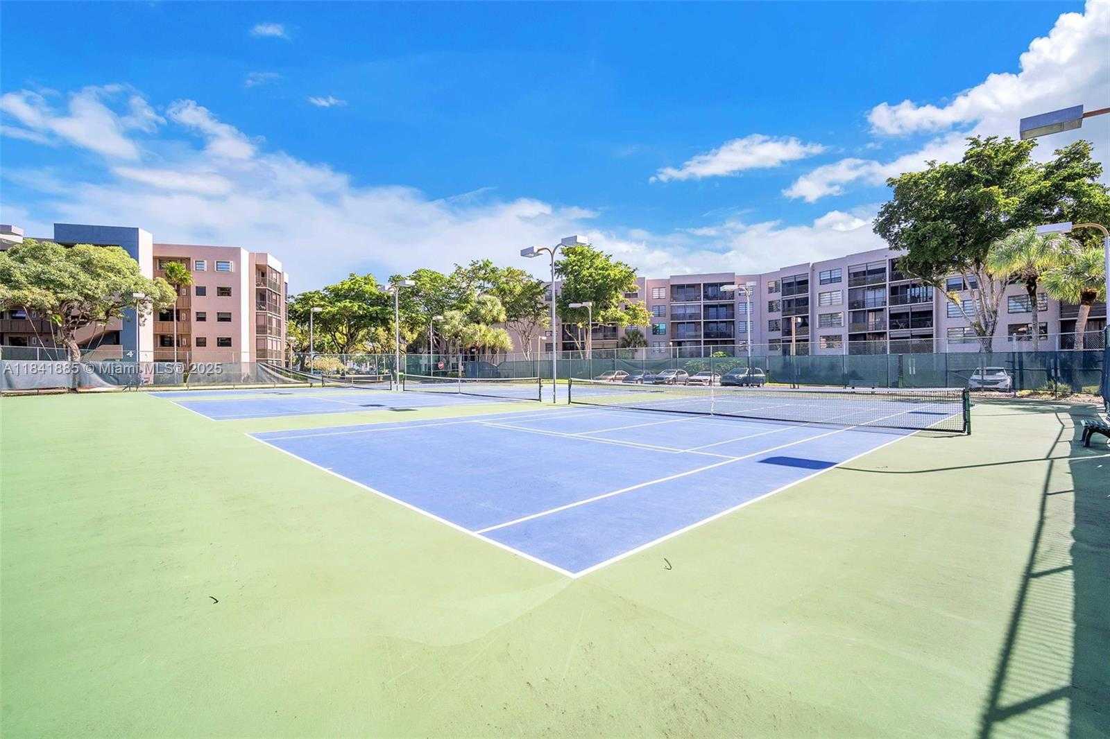 Small Image of 1101 COLONY POINT CIR #207, Pembroke Pines Number 27
