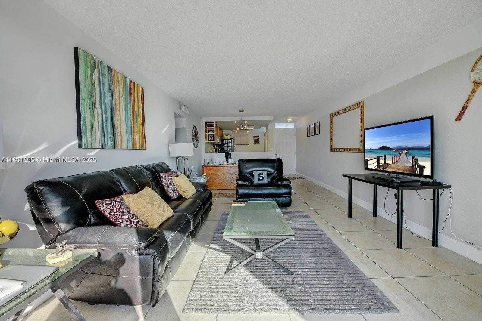 Small Image of 1045 10TH ST #907, Miami Beach Number 11