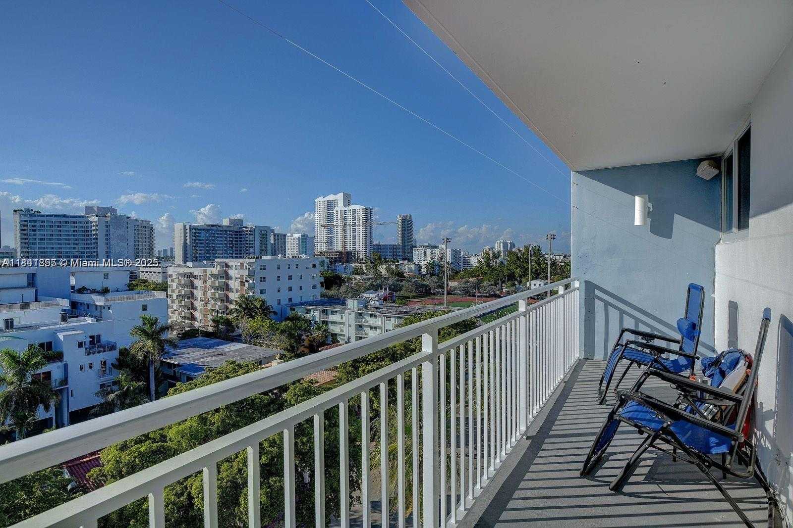 Small Image of 1045 10TH ST #907, Miami Beach Number 15