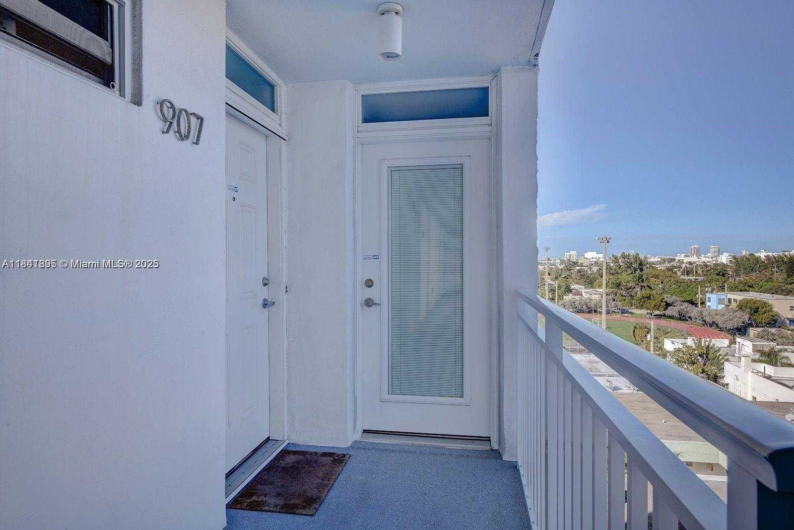 Small Image of 1045 10TH ST #907, Miami Beach Number 5