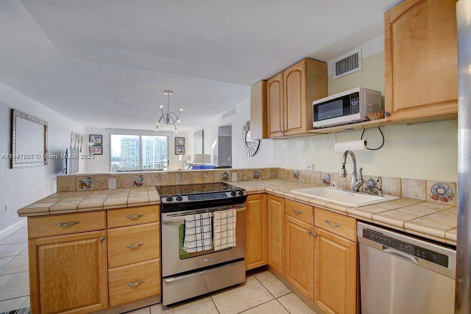Small Image of 1045 10TH ST #907, Miami Beach Number 8