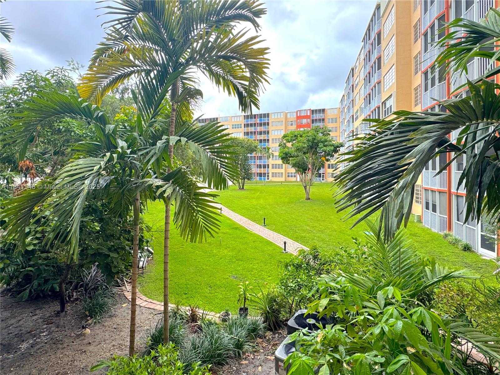 Small Image of 1750 NORTH EAST 191ST ST #224-4, Miami Number 2