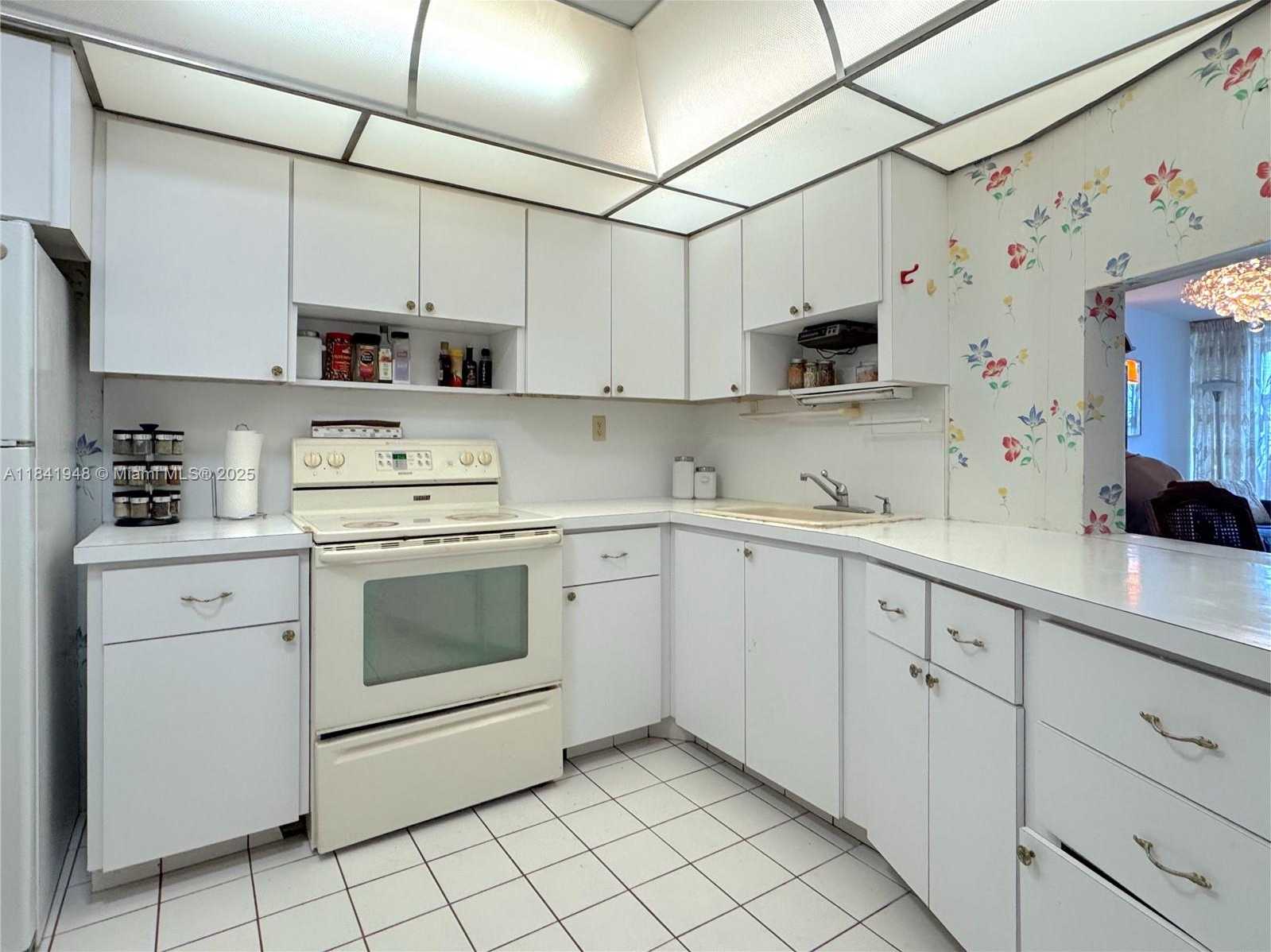 Small Image of 1750 NORTH EAST 191ST ST #224-4, Miami Number 3