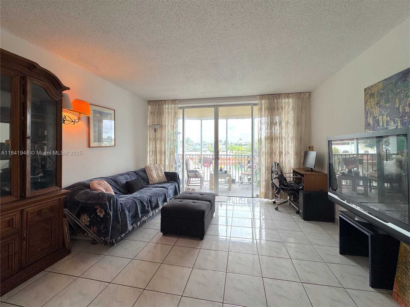 Small Image of 1750 NORTH EAST 191ST ST #224-4, Miami Number 4