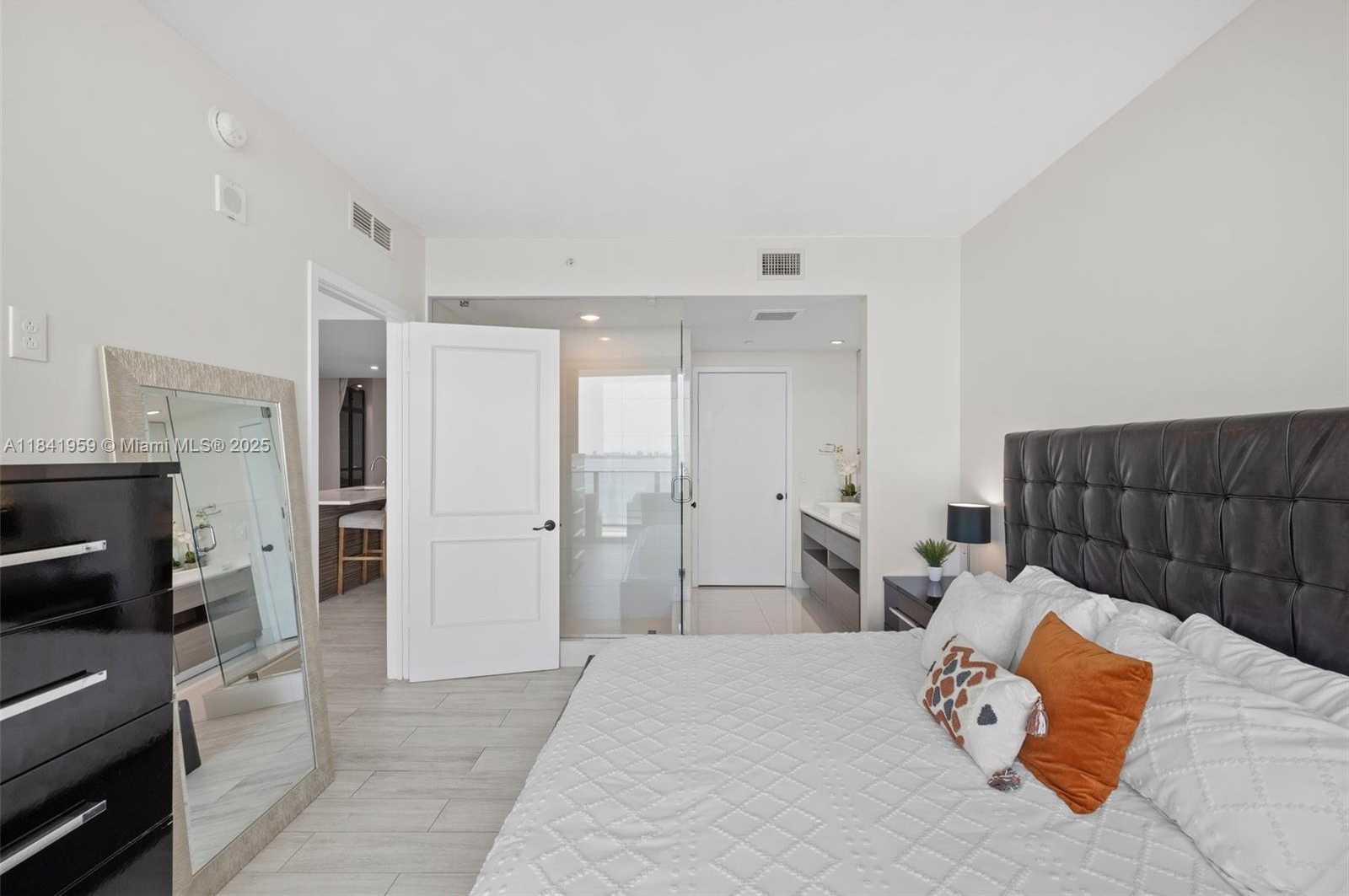 Small Image of 460 NORTH EAST 28TH ST #1605, Miami Number 14