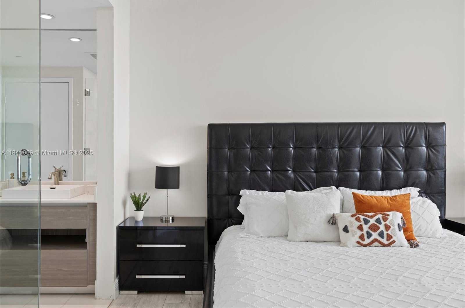 Small Image of 460 NORTH EAST 28TH ST #1605, Miami Number 20