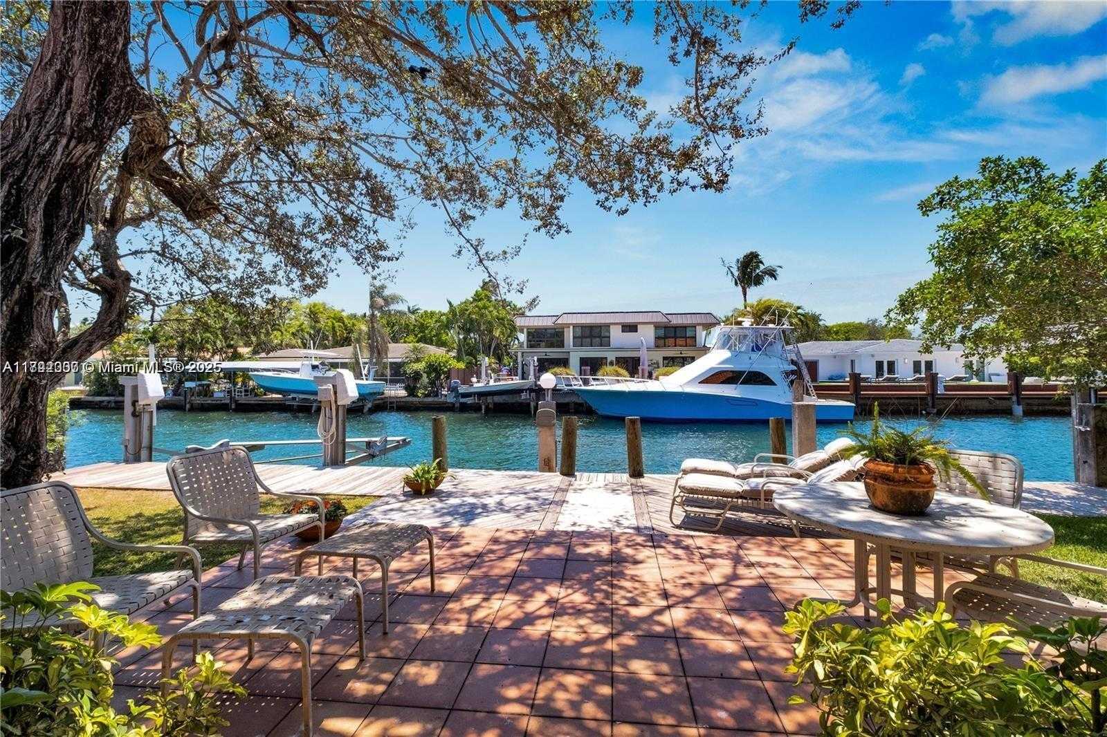 Small Image of 1634 NORTH EAST 105TH ST, Miami Shores Number 4